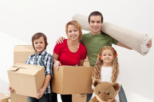 Different box sizes for packing and storage in Kentishtown