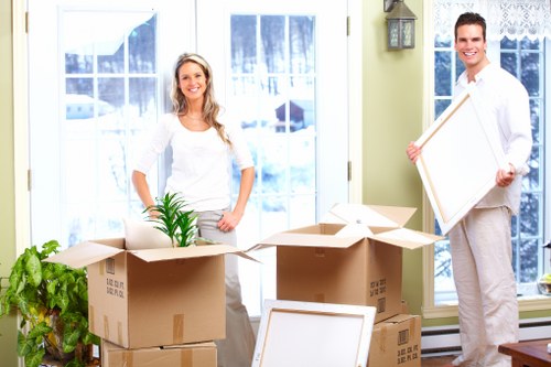 Flexible local moving support in Kentishtown with van transport