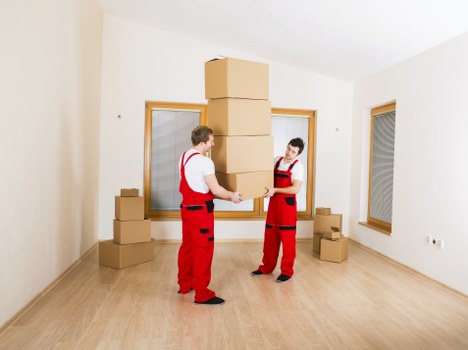 Different sizes of removal trucks available for hire in Kentishtown